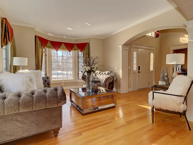 26025 Whispering Woods Cir — Photo 4
