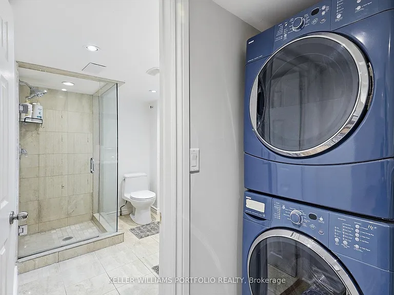 222 Hillsdale Ave E — Photo 35