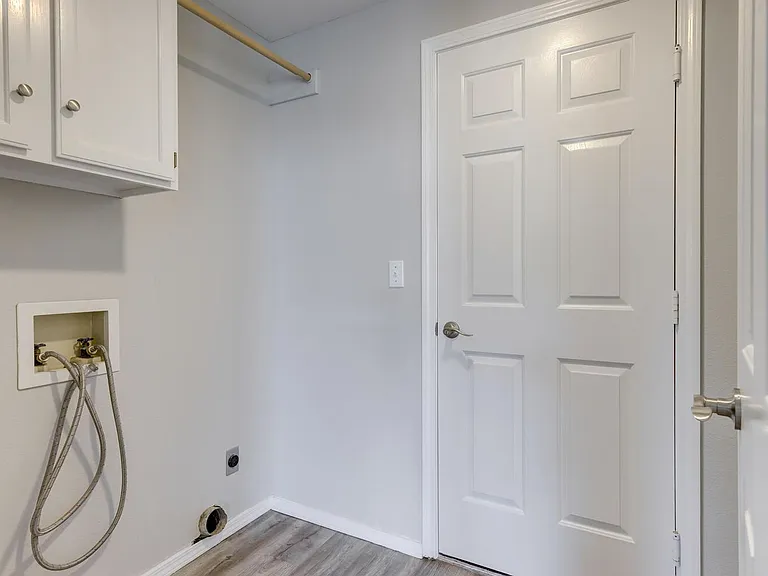 7838 W Prince St — Photo 17