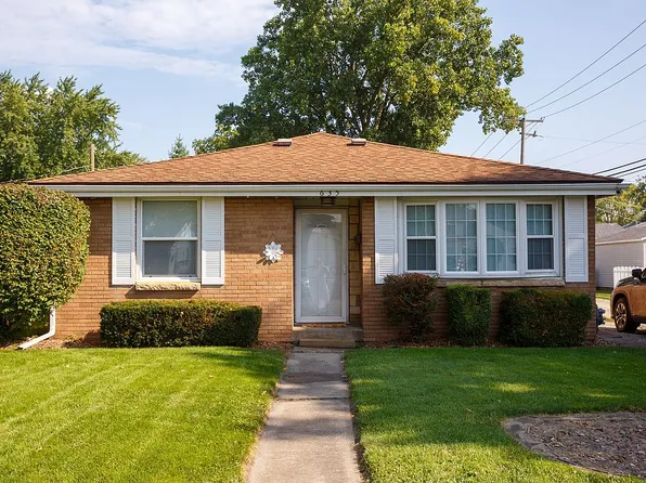 635 E Broadway St, Bradley, IL 60915