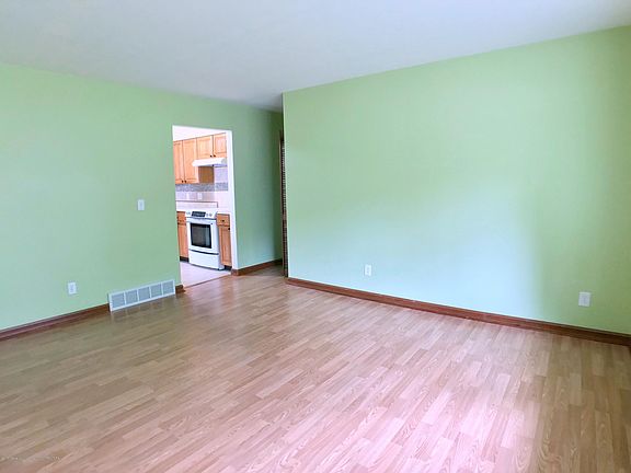 4th image of 3620 Glenbrook Dr