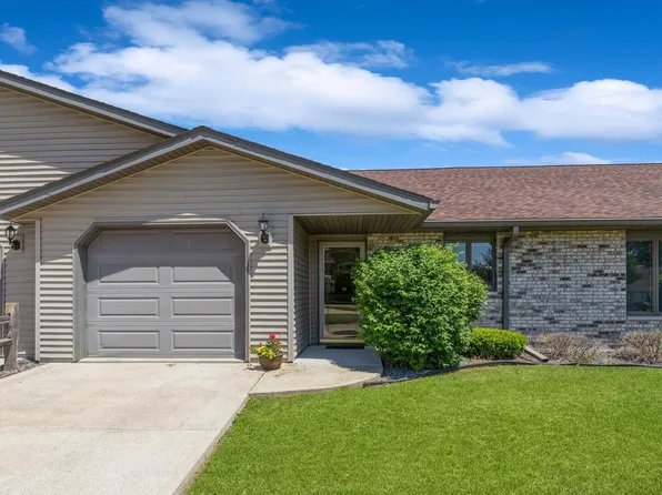 1617 Milnes Dr, Fulton, IL 61252