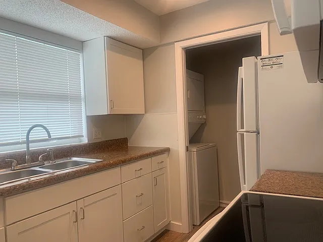2740 Herwald St — Photo 5