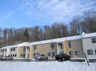 43 Scarborough Ln #43D, Wappingers Falls, NY 12590