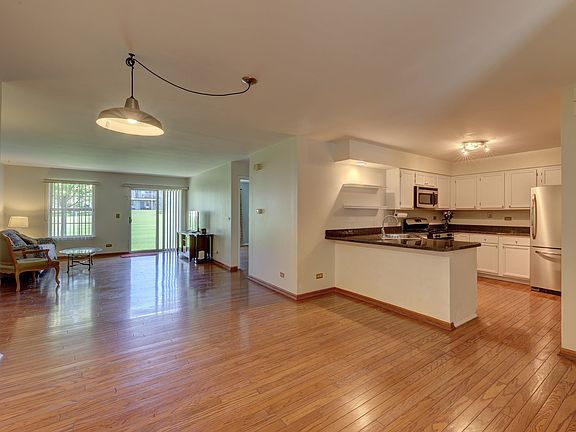 3rd image of 25 Coolidge Ct Unit A