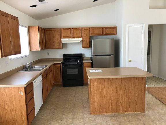5th image of 3226 Hunters Meadows Cir NE