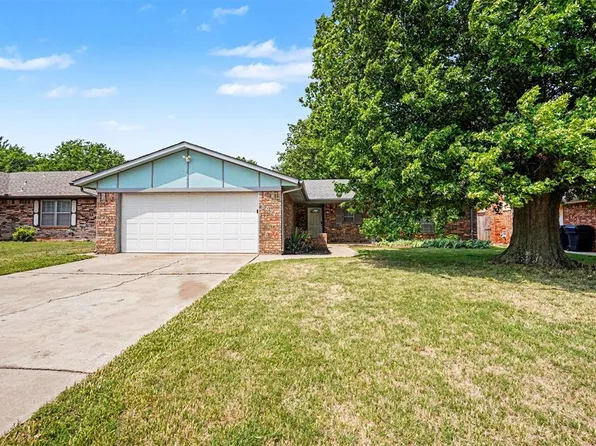 8921 Rambling Rd, Oklahoma City, OK 73132