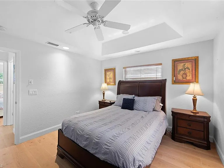 170 SW 52nd St — Photo 24