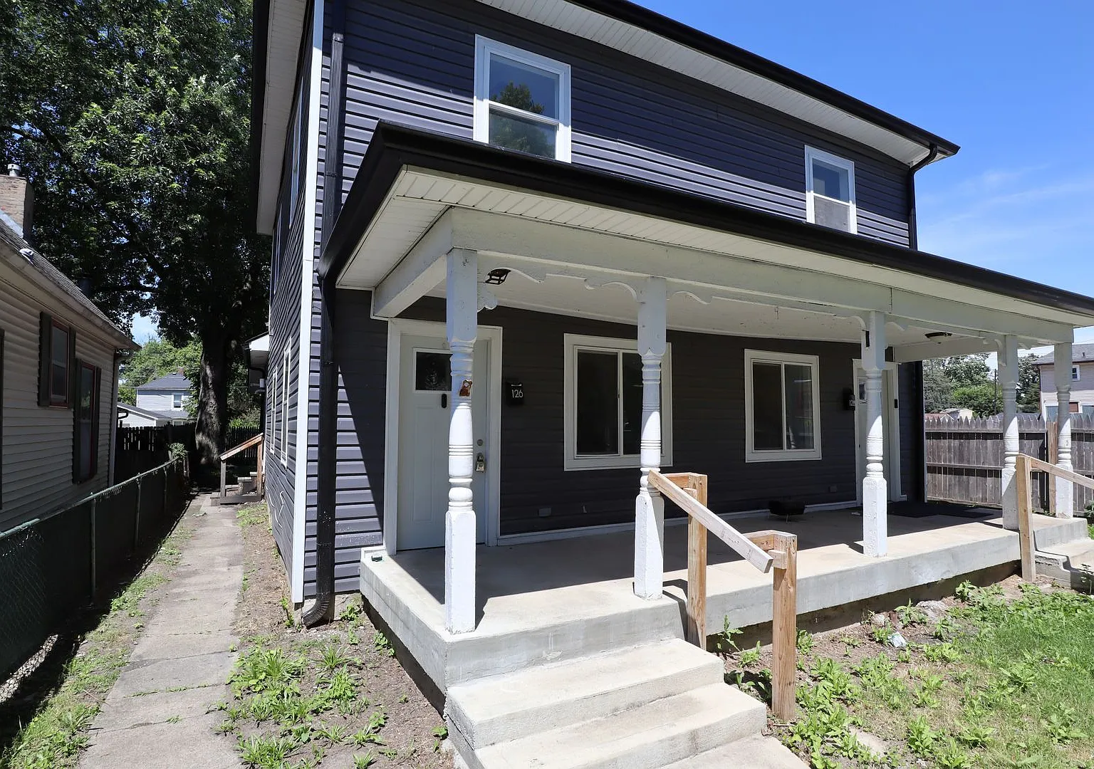 3 bed, 2.0 bath, 1081 sqft, $1,450 — Photo 1