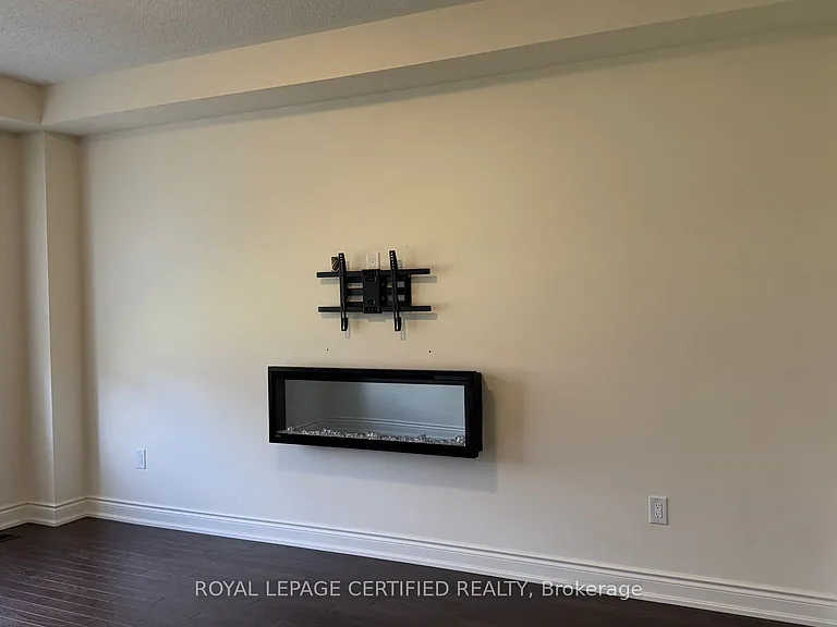 172 Bloomfield Cres — Photo 7