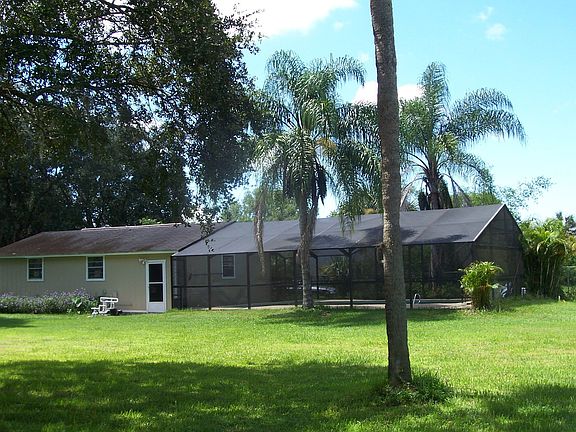 enclosed pool/garage