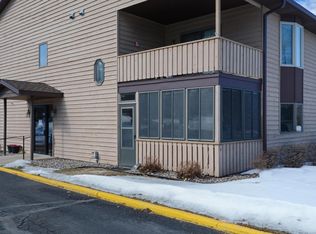 3100 Riverwood Dr UNIT 102, Hastings, MN 55033