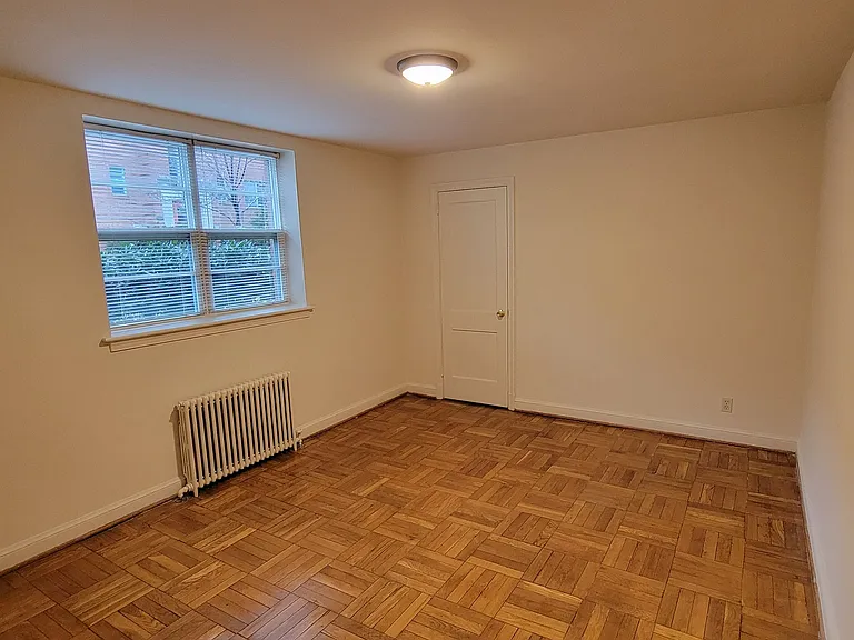 Wakefield Manor Apartments — Photo 23