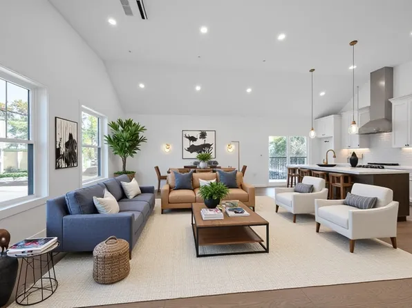 10 Rockland St #3, Roxbury, MA 02119