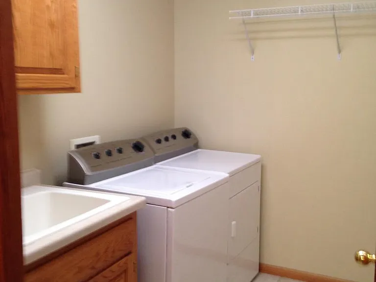 2103 Linden Trl — Photo 13