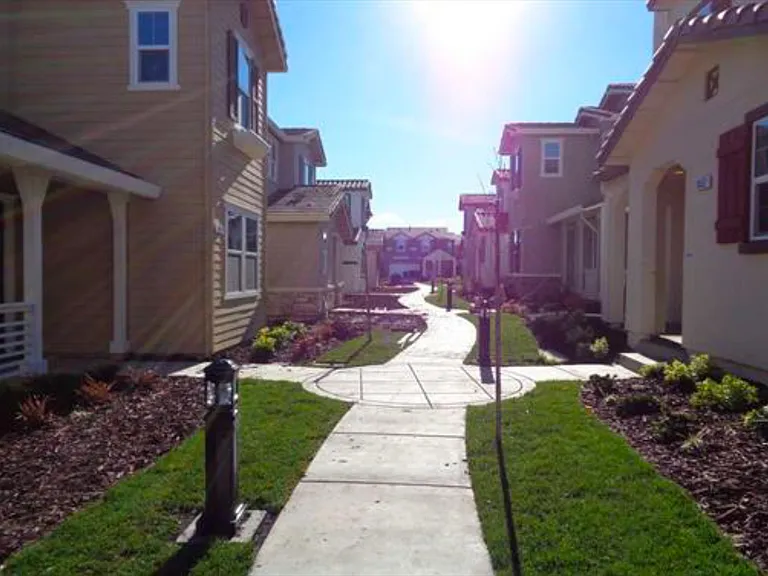 1053 S Burns Pl — Photo 18