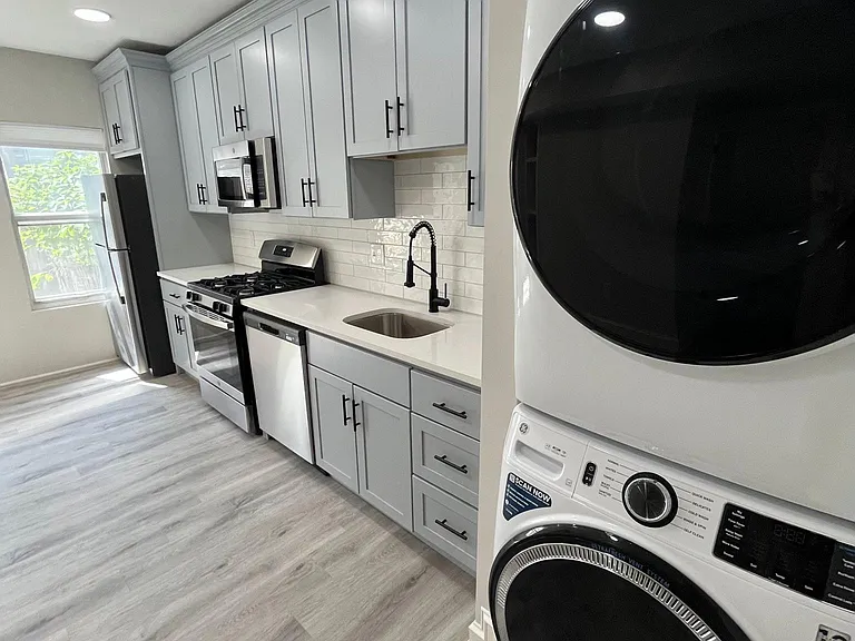 331 E Eagle St #1 — Photo 6