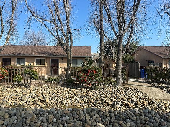3rd image of 891 Saint Andrews Dr