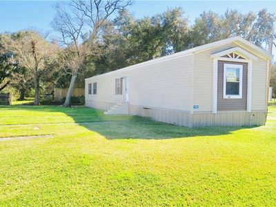 121 Holiday Dr, Port Sulphur, LA, 70083