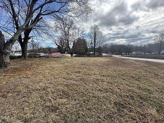 2nd image of 160 Stanleyville Manor Ave #57B