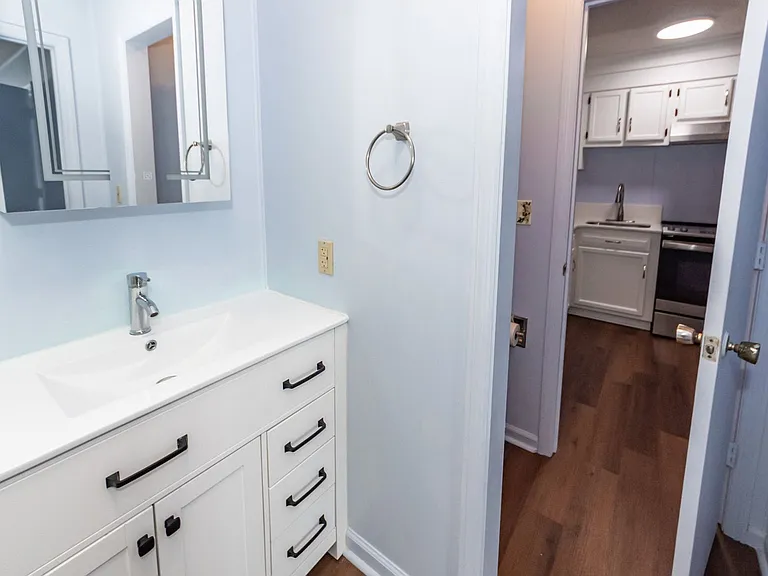 259 E Bay St #7B — Photo 13