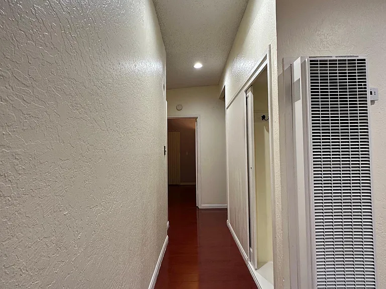 656 E Duane Ave — Photo 8