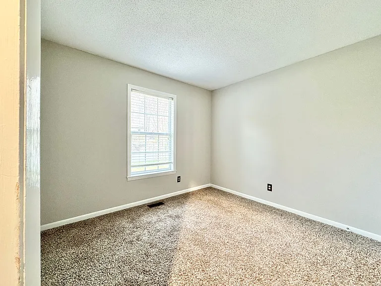 1819 Kello Dr — Photo 15