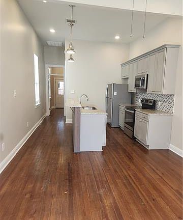 3rd image of 2127 Franklin Ct