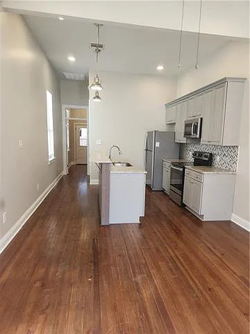 2127 Franklin Ct — Photo 3