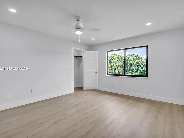 8535 Casa Del Lago #F — Photo 12