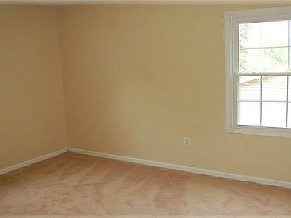 Upstairs Bedroom 2