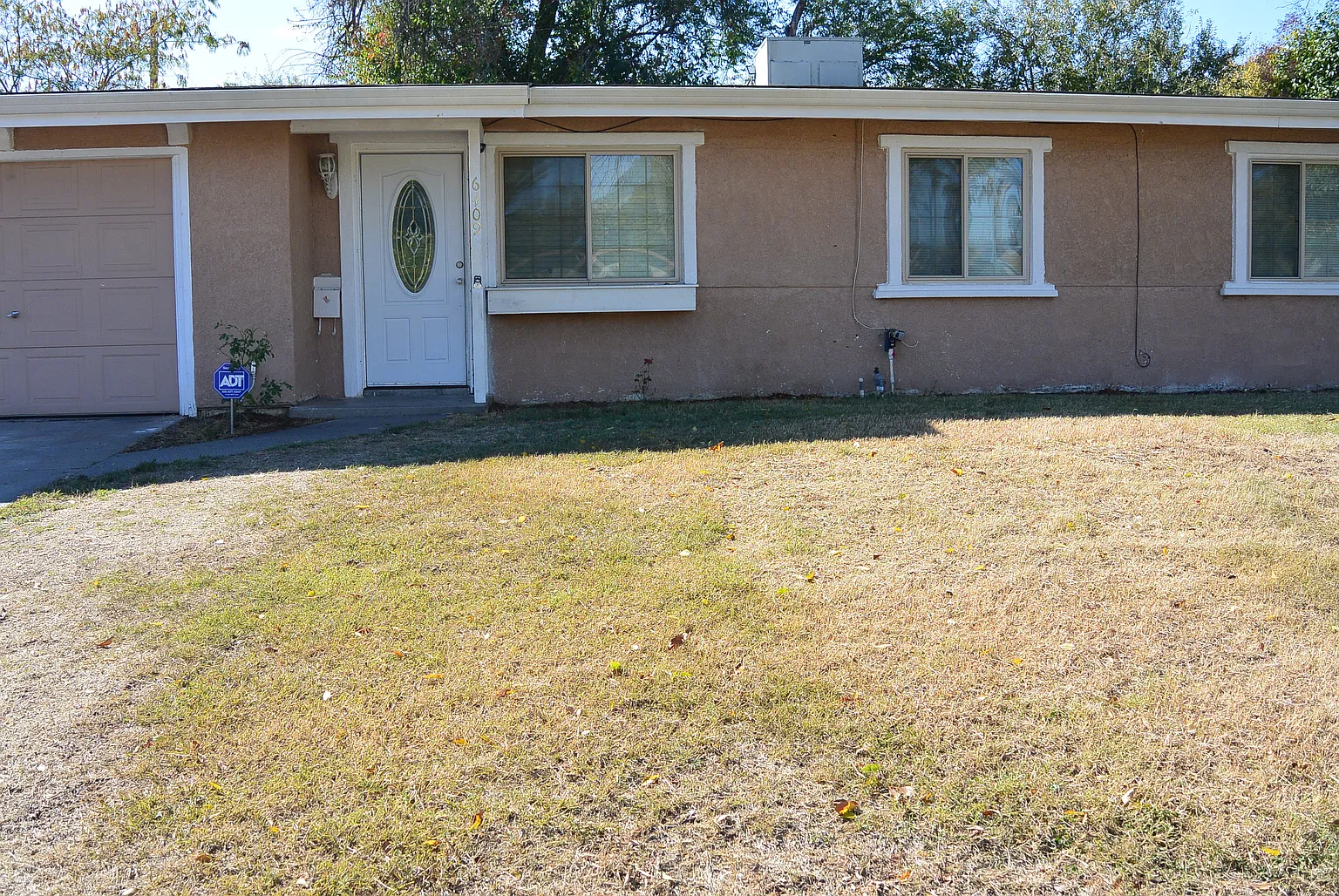 6409 Larchmont Dr photo 1