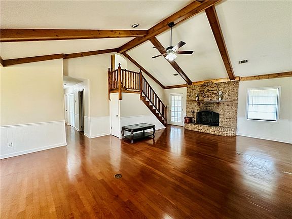 3rd image of 5690 Drusilla Ln