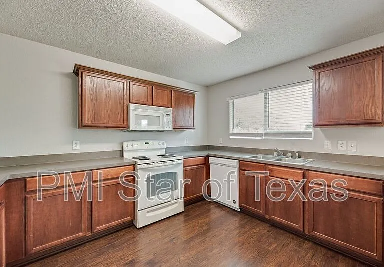 2061 Bliss Rd — Photo 14