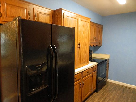 4th image of 611 Cedar Dr