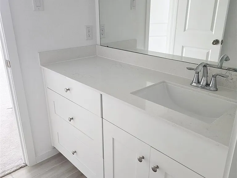 6319 Seafoam Lake Dr — Photo 16