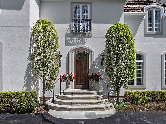 3rd image of 350 Belle Foret Dr