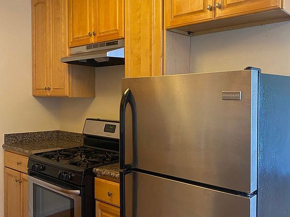 3rd image of 3901 Tilden Ave APT 9