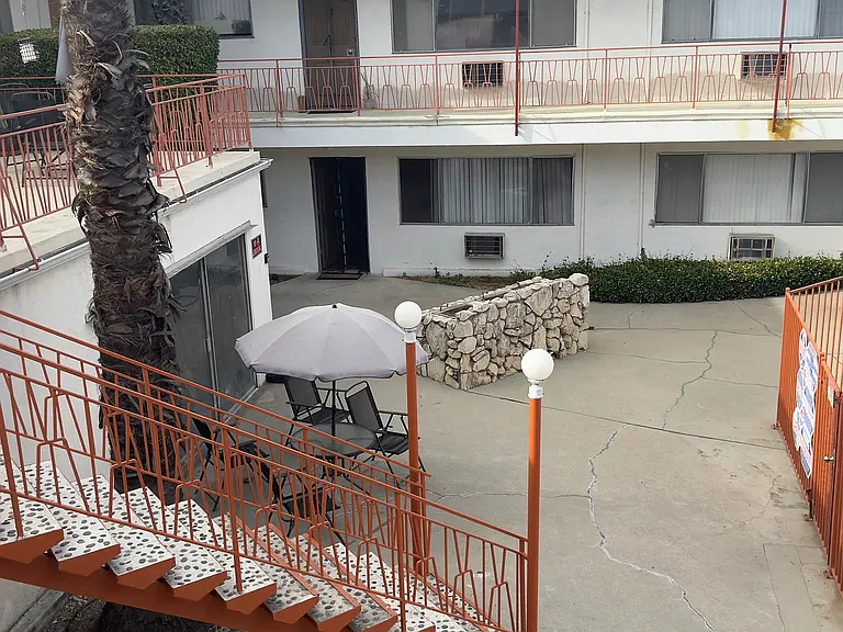 6415 Rosemead Blvd — Photo 5