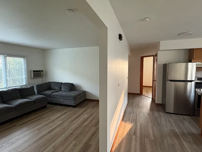 7539 S Roberts Rd #1W — Photo 2