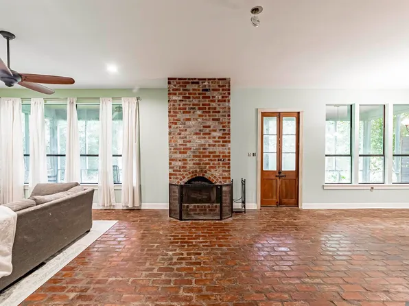 25247 Shane Ct, Jackson, LA 70748