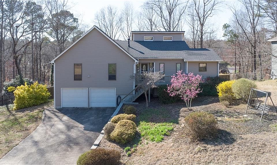 1st image of 523 Penny Ln