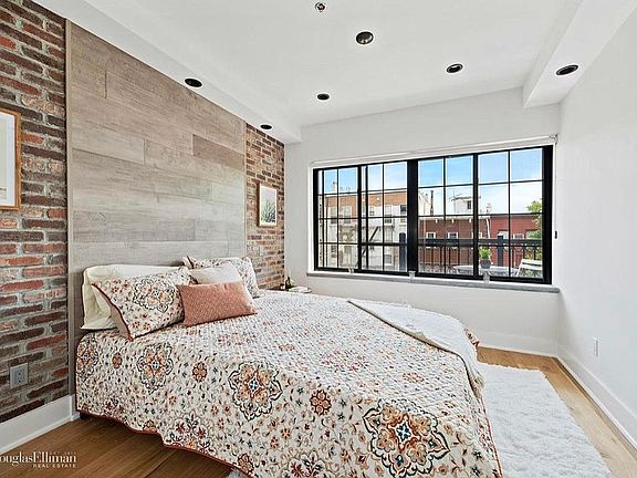 4th image of 38 Broome St #2B