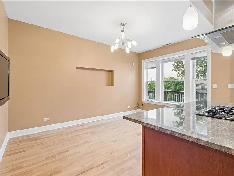 4220 S Champlain Ave #3S — Photo 8
