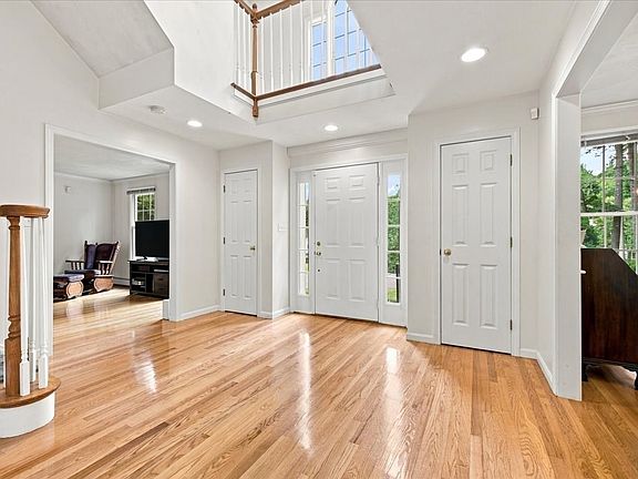 5th image of 60 Wagon Rd