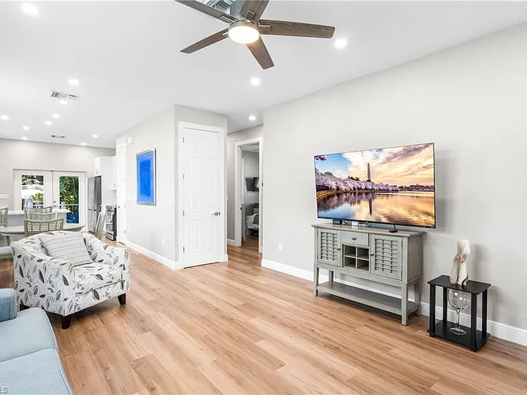 10004 Connecticut St — Photo 11