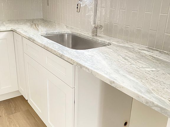 5th image of 57 Monroe Ave #1