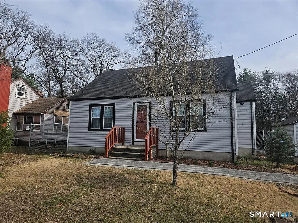 3 bed, 1.0 bath, 2038 sqft, $2,500 — Photo 3