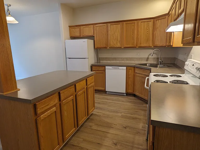 Halsey East Townhomes — Photo 38