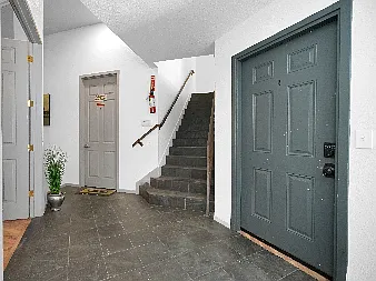 1092 Calcot Pl #8 — Photo 6